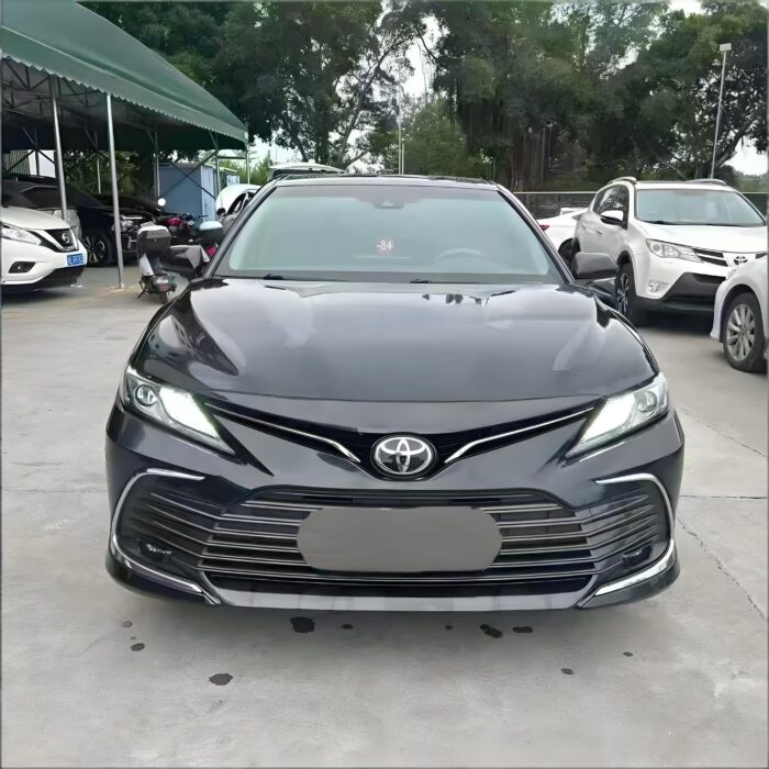 2021 Toyota Camry 2.5L Luxury Edition - Image 3