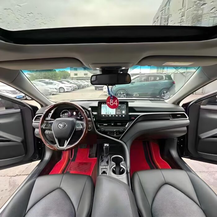 2021 Toyota Camry 2.5L Luxury Edition - Image 6