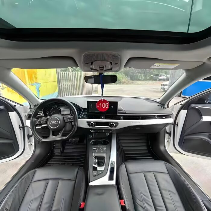 2019 Audi A4L 45 TFSI quattro S line - Image 6