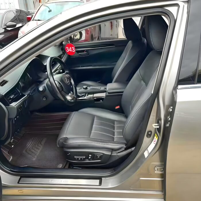 2018 Lexus ES 300h Luxury - Image 5