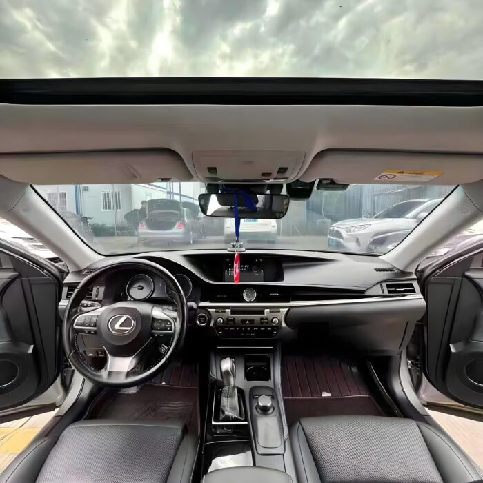 2018 Lexus ES 300h Luxury - Image 6